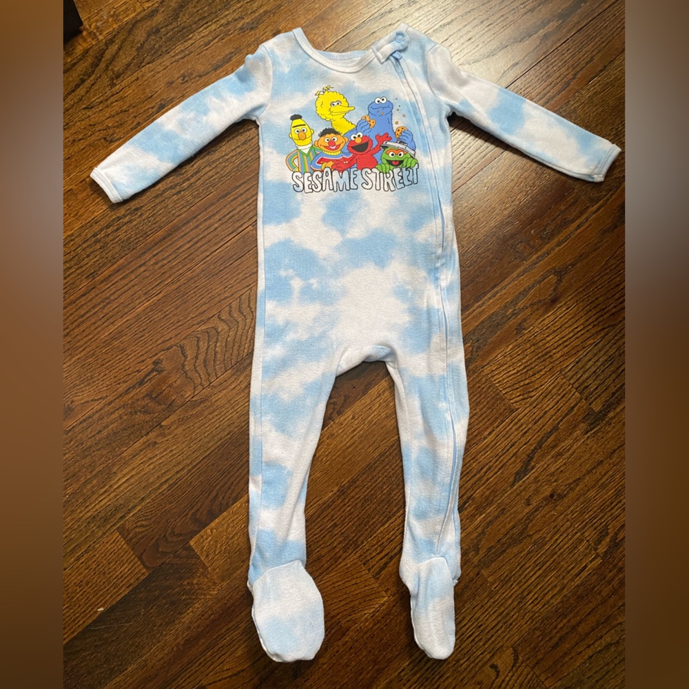 18m Sesame Street friends Sky Blue and White Footie tie dye cotton blend sleeper